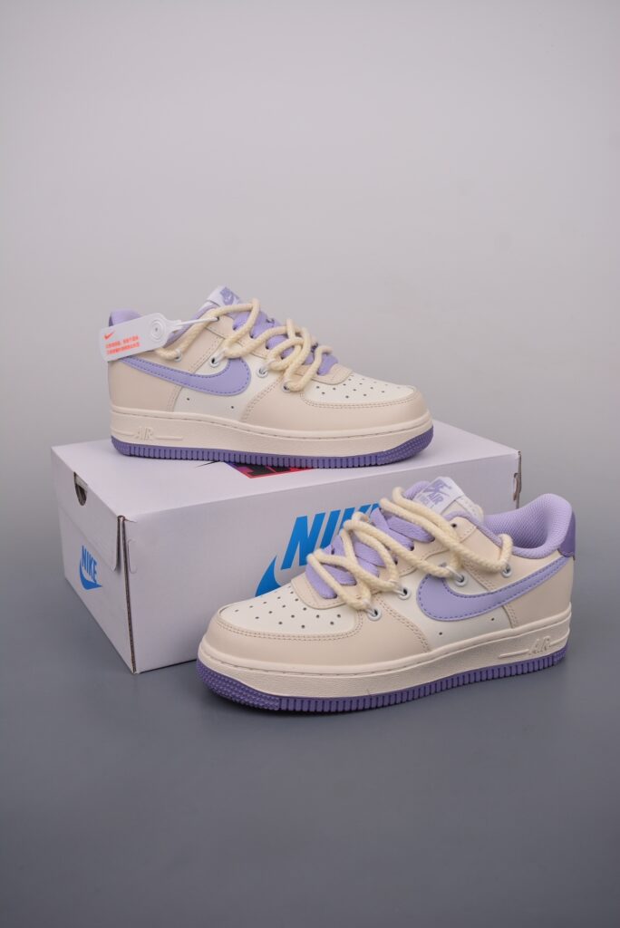 Air Force 1 Low KAWS Crema Viola