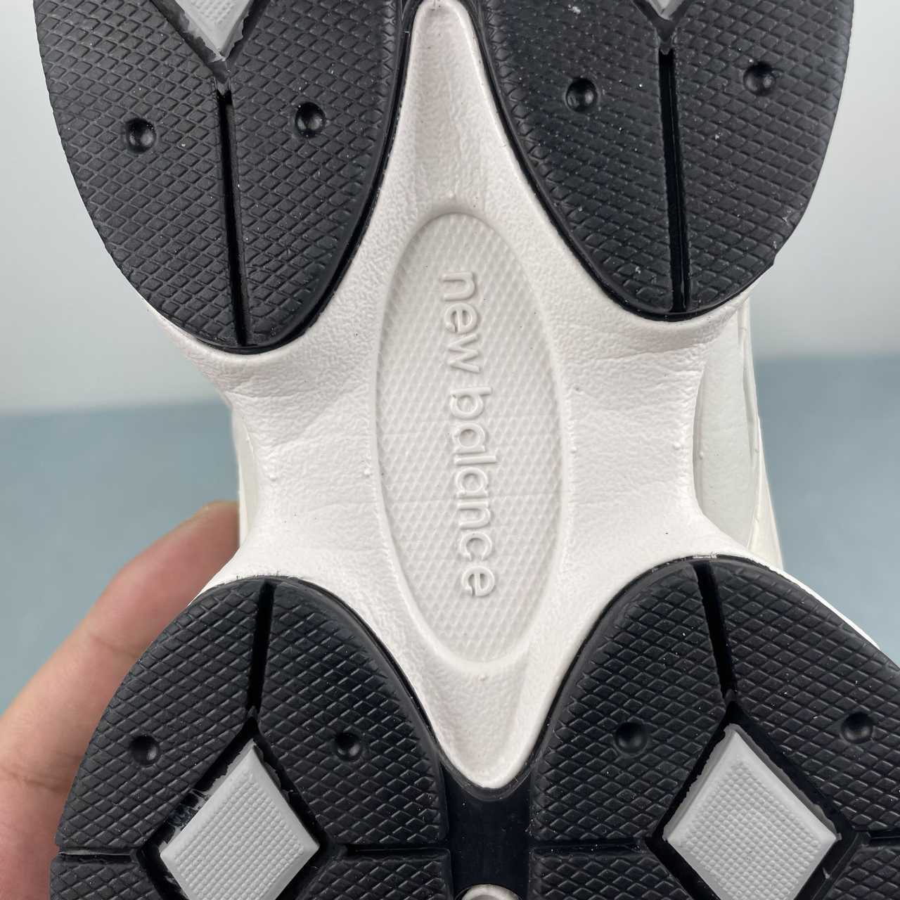 NB9060 U9060JBB - immagine 4