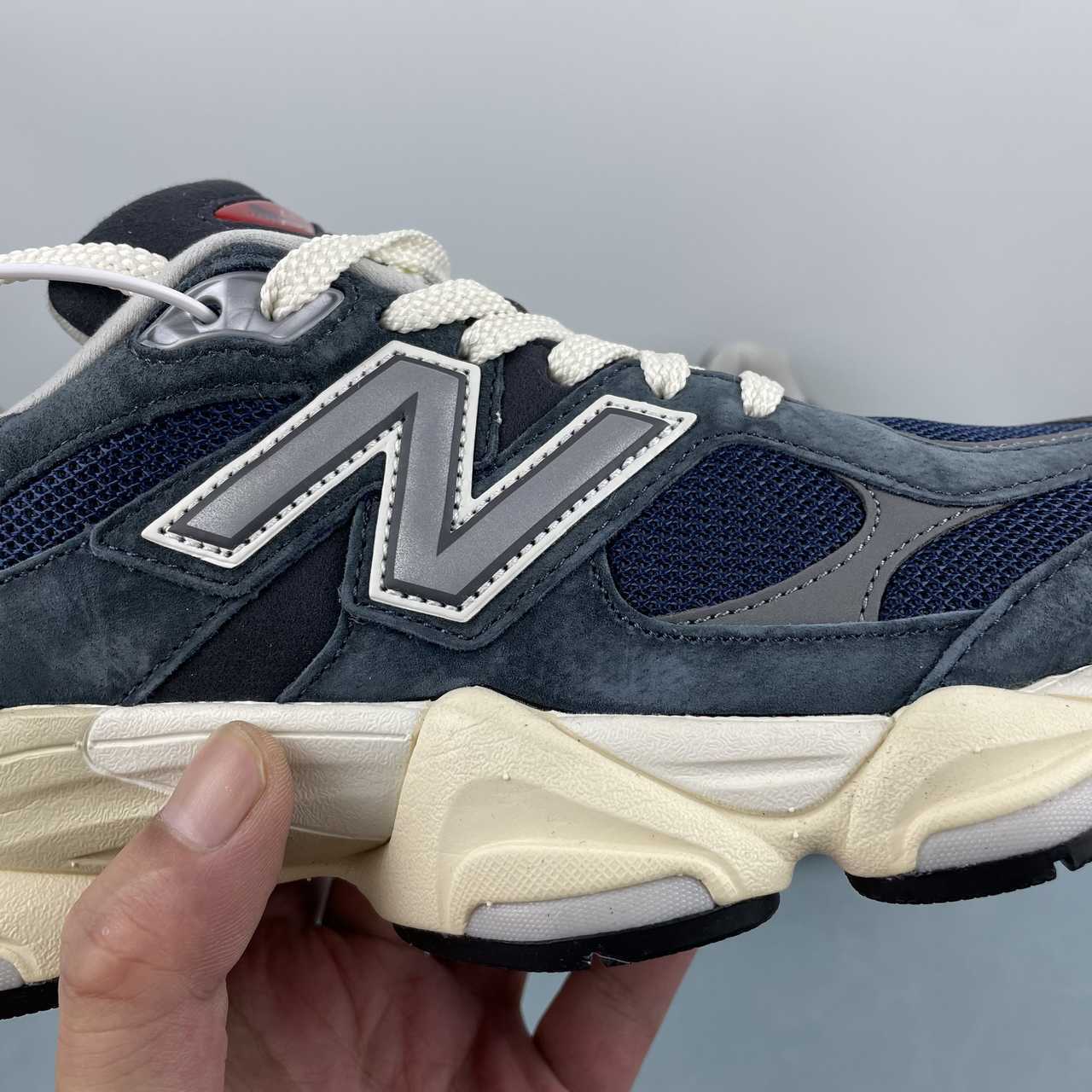 NB9060 U9060ECB - immagine 15