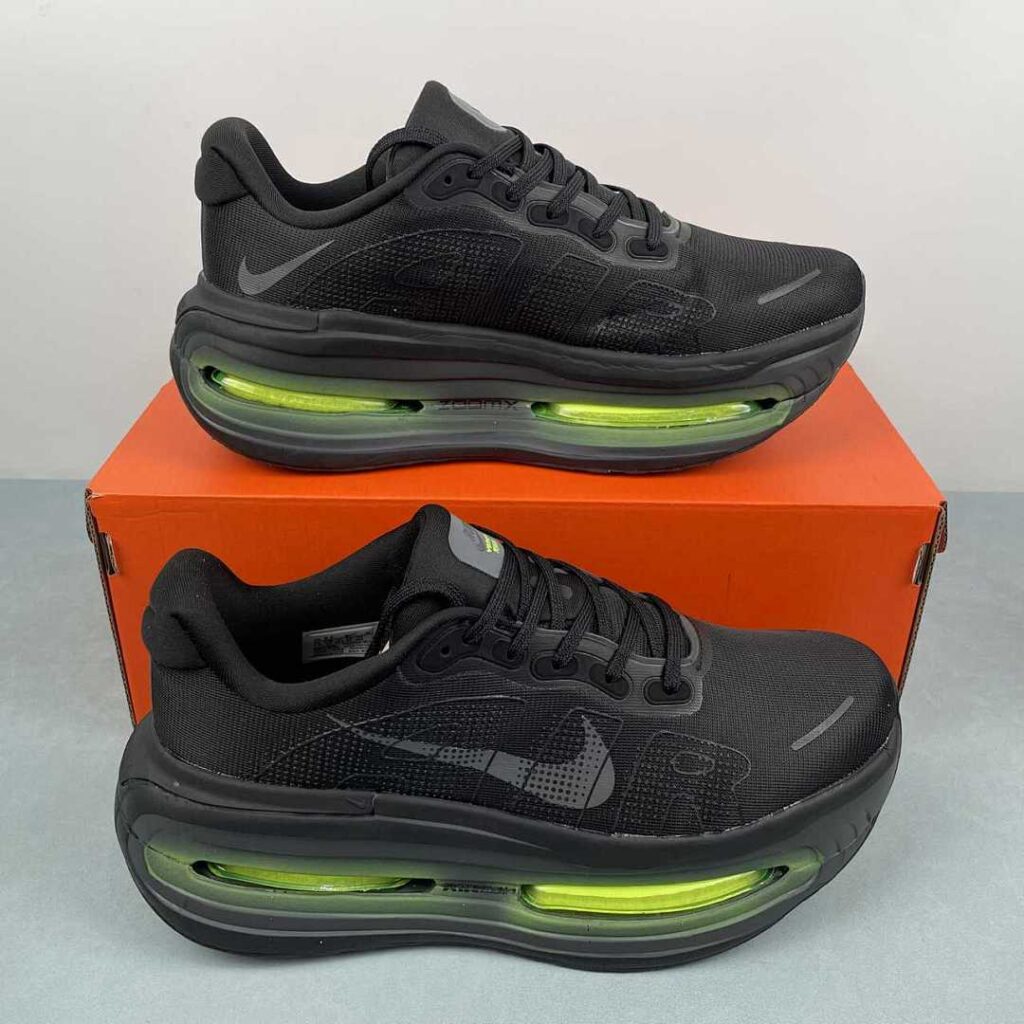 NIKE Vomero Premium HQ2050-
