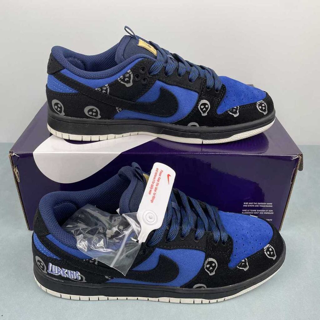 Nike Dunk Low DX6775-400