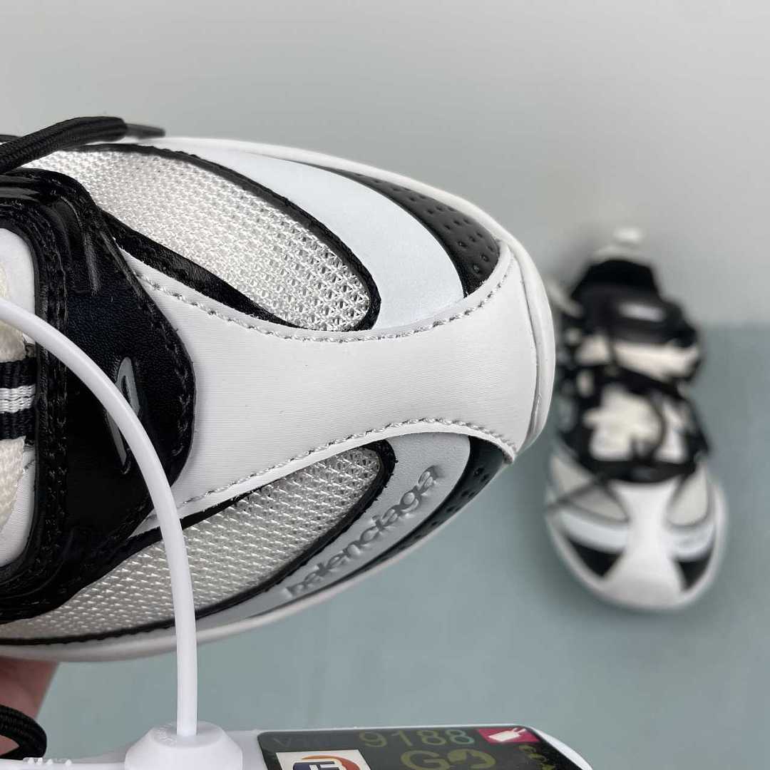Balenciaga Radar Sneaker (White / Black) - immagine 7
